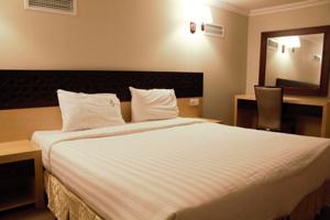 A double room in Retaj Albayt Suites Hotel, Makkah
